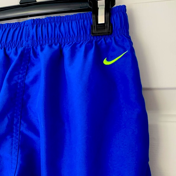 Nike Boys Swim Trunks Excellent Condition - Picture 4 of 8